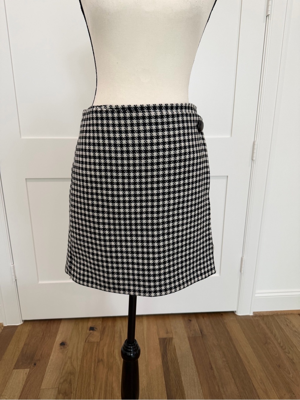 Sezane Laure Houndstooth Skirt – Black/Ecru – Size 42 - Picture 5 of 12